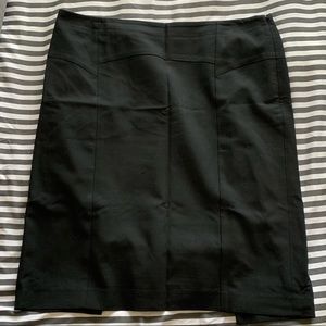 Black pencil skirt 👗